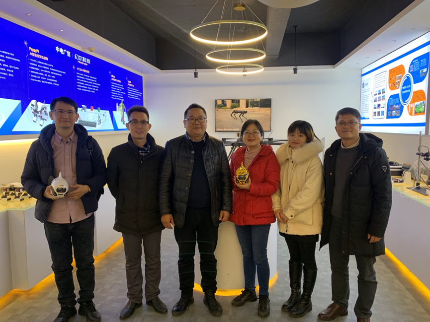 熱烈歡迎南寧學院信息工程學院管衛利副院長一行蒞臨我司指導工作